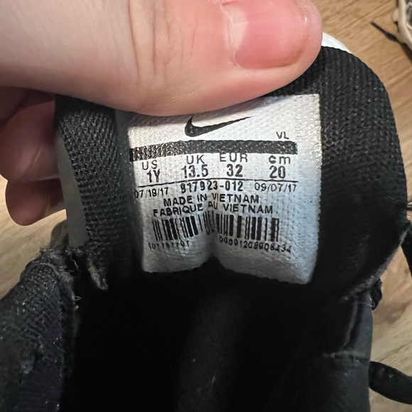 Nike Cleats 1Y - Picture 2 of 2